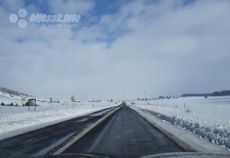 Krkljanac na Kupresu: Posjetitelji iz BiH i Dalmacije uživaju u snježnim radostima